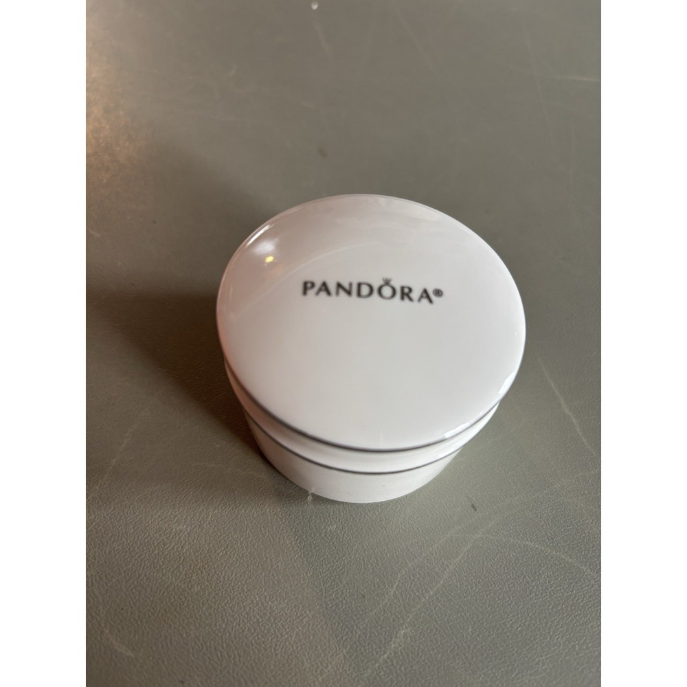 PANDORA TRINKET JEWELRY DISH CONTAINER ROUND WHITE & SILVER W/VELVET INSIDE LID